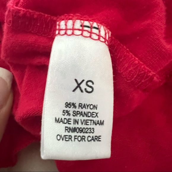 Me To We red Cropped Top - Picture 4 of 5